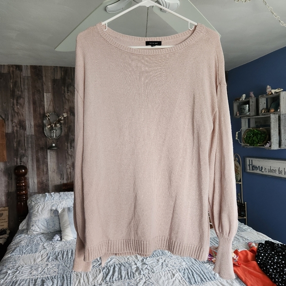Womens soft rose colored sweater - Picture 1 of 8